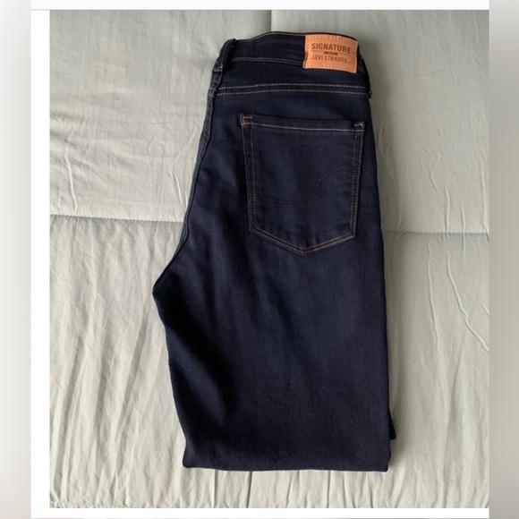 SIGNATURE Gold by Levis Strauss women’s Skinny jeans size 4T - Picture 1 of 7